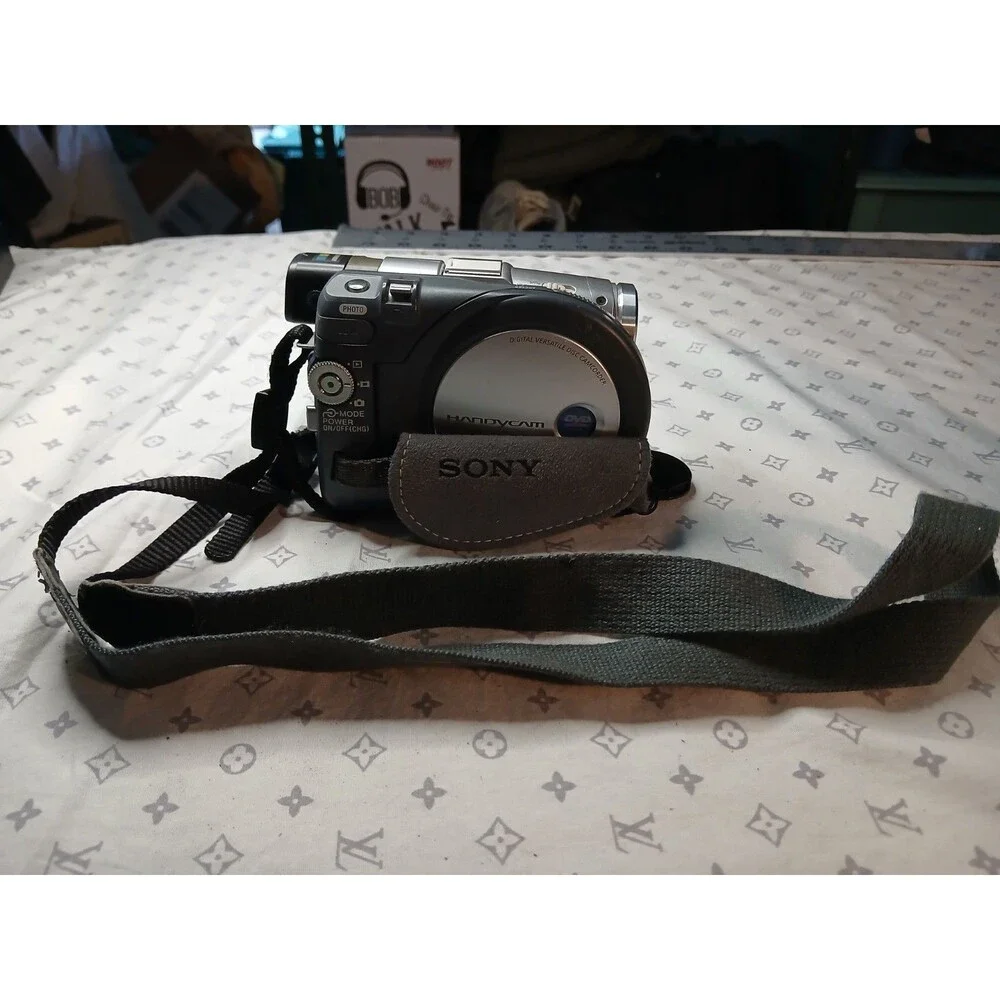 Sony Handycam DCR-DVD201 Camcorder